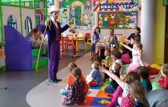 Kouzelník Martin v rodinném centru Krakov.