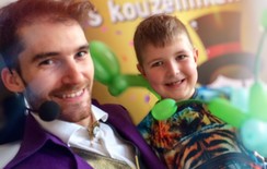 kouzelník a oslavenec
