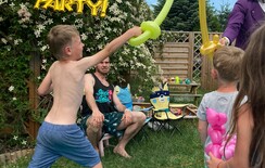 Party, šavle, meče, kouzelník